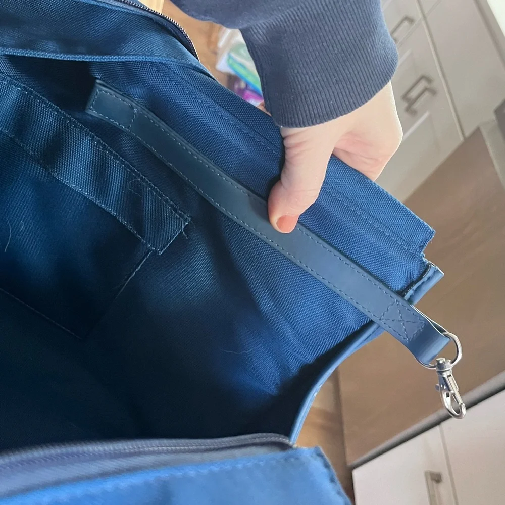 Wild One pet carrier in navy